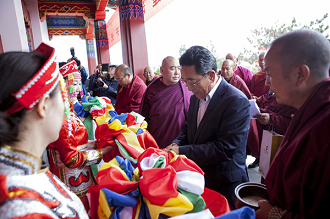 准格尔召恢复性建设寺庙开光大典隆重举行