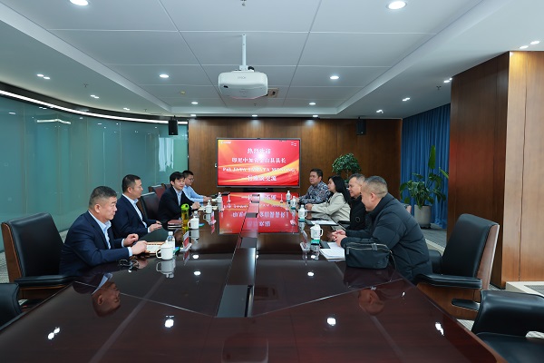 印尼中加里曼丹省金山县县长一行到满世集团参观考察